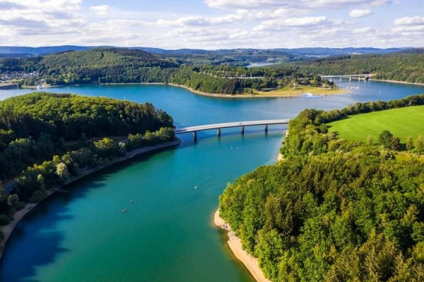 images from 4-Daagse Sauerland Editie 2026 Met 20 Sportwagens 