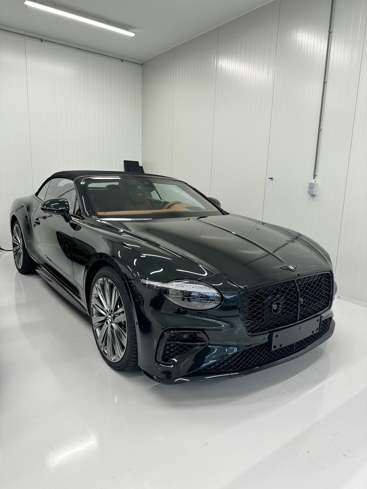 Aston Martin Vanquish Volante